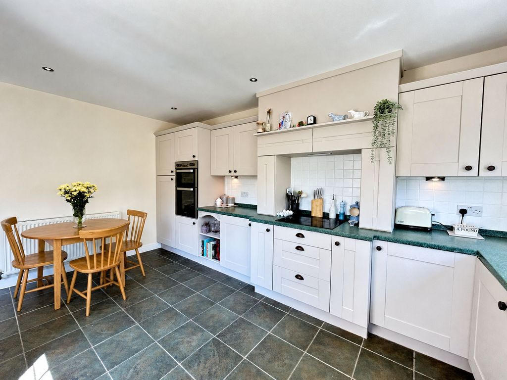 Property photo 2 of 26