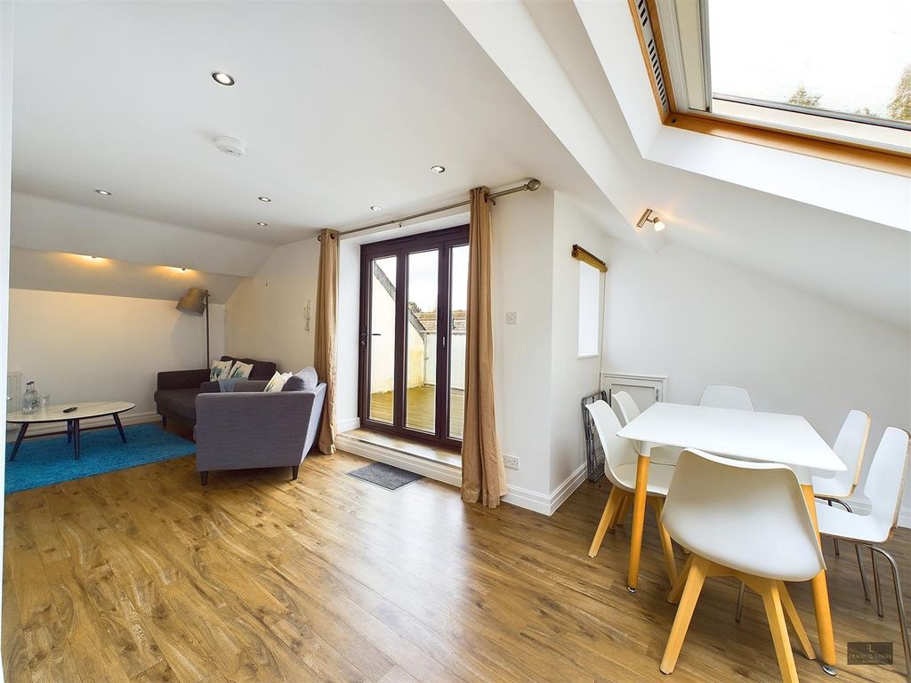 Property photo 2 of 12 Cam02887G0-Pr0156-Still008.Jpg