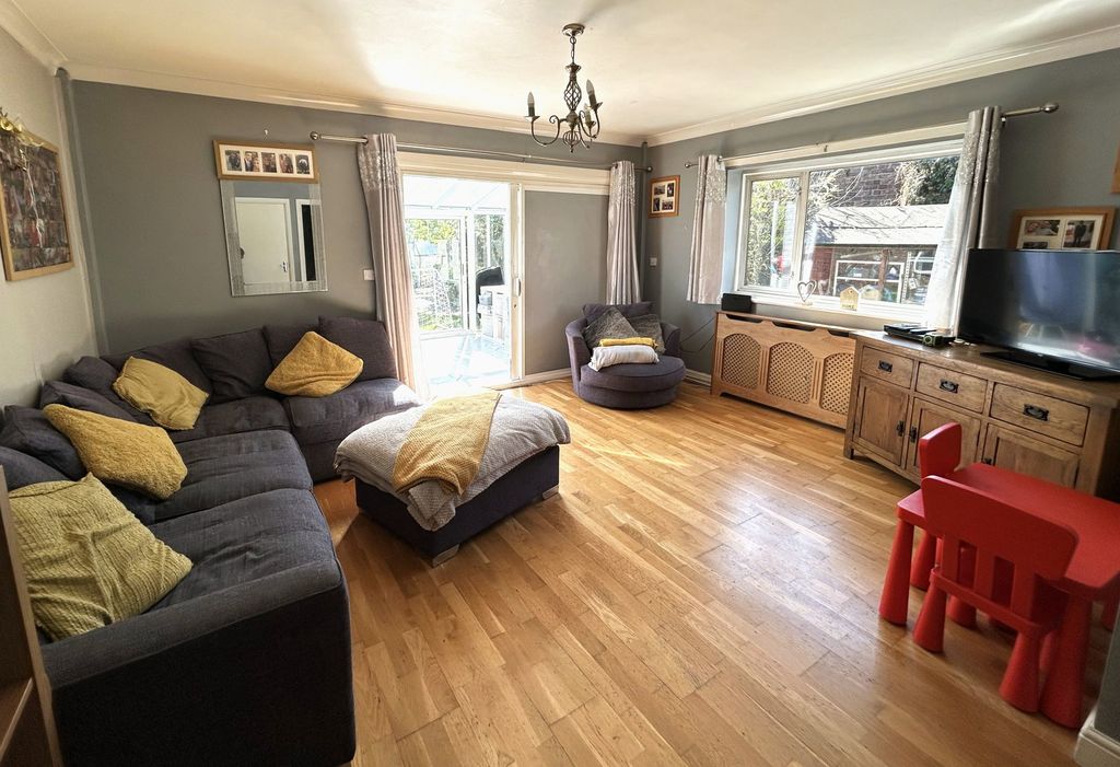 Property photo 2 of 17