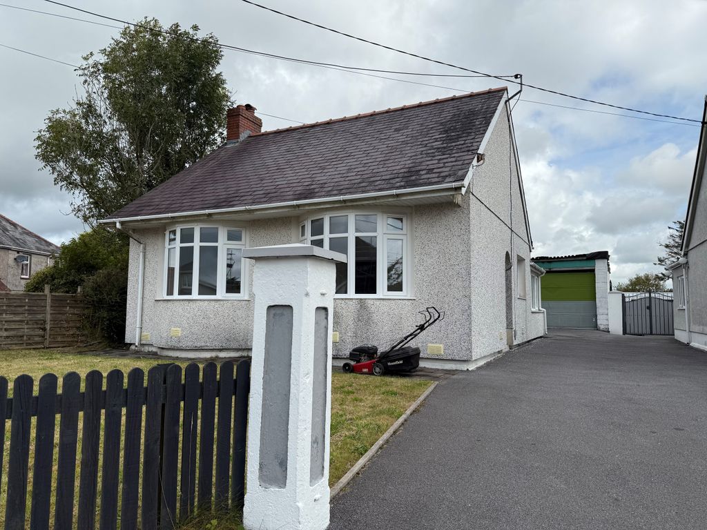 Property photo 1 of 8 Front