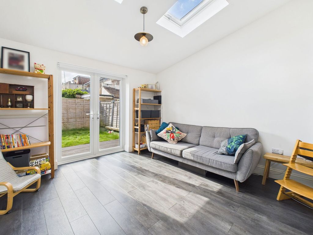 Property photo 3 of 15