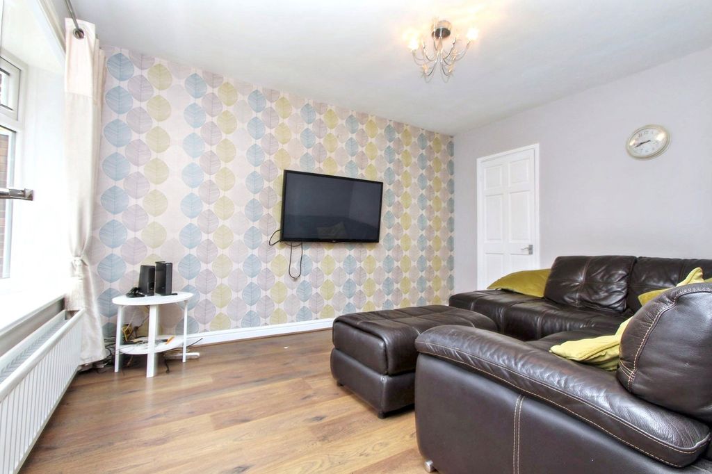 Property photo 2 of 7