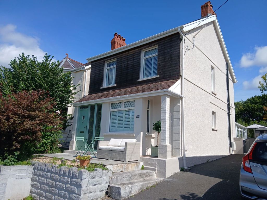 Property photo 1 of 28