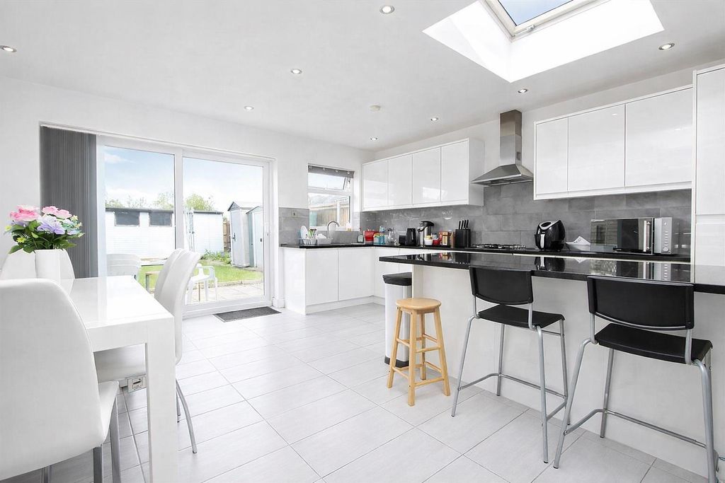 Property photo 2 of 16 Kit1.Jpg