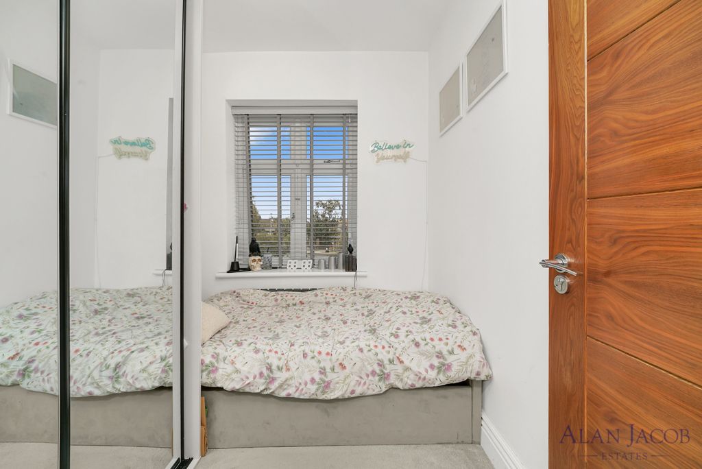 Property photo 2 of 26