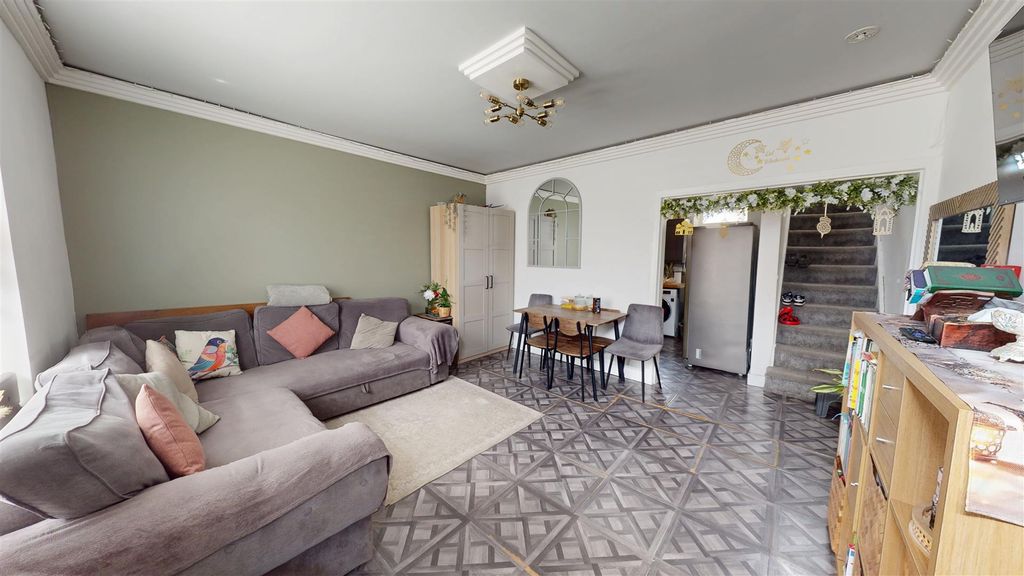 Property photo 2 of 10 Dining Lounge