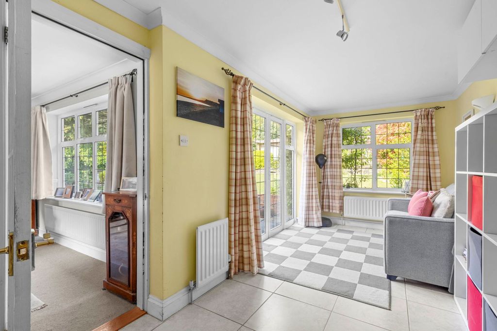 Additional image 11 of 4 bed detached house for saleAmersham Hill Drive, High Wycombe HP13