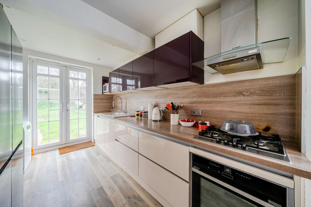 Property photo 2 of 14 1423277-2-69B02Ae...