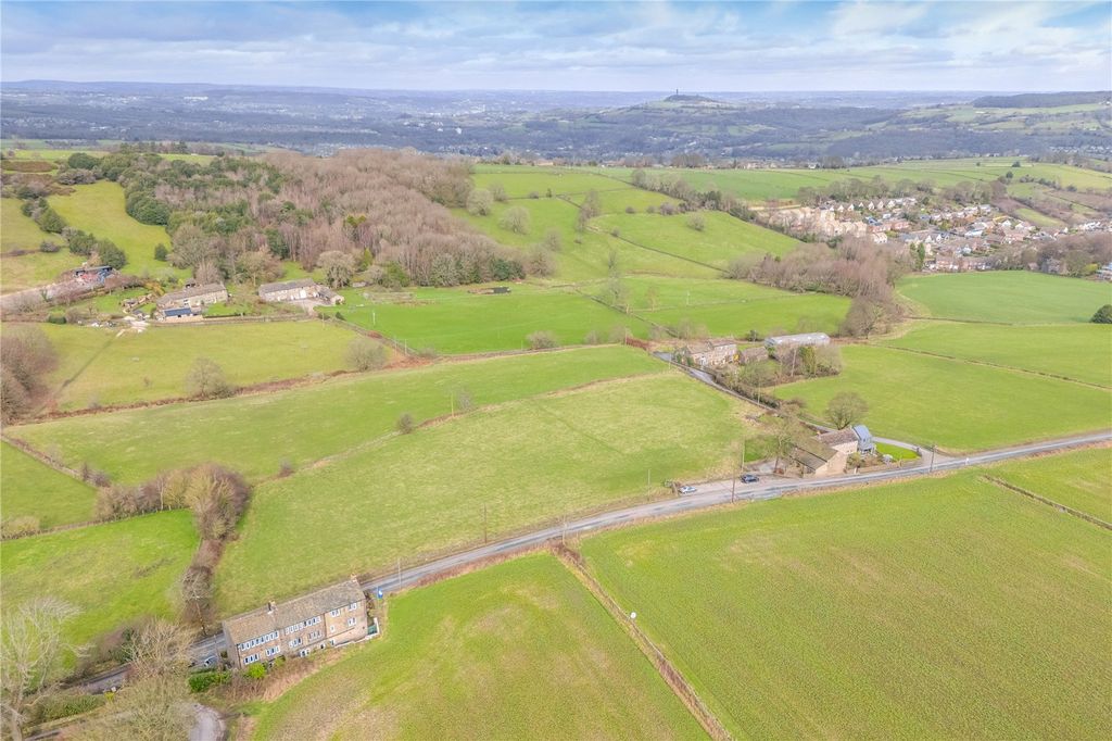 Property photo 3 of 21 Views