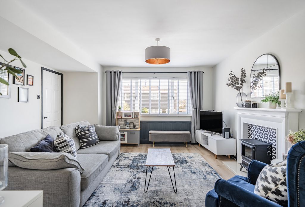 Property photo 2 of 23 1439689-3-69d275A...