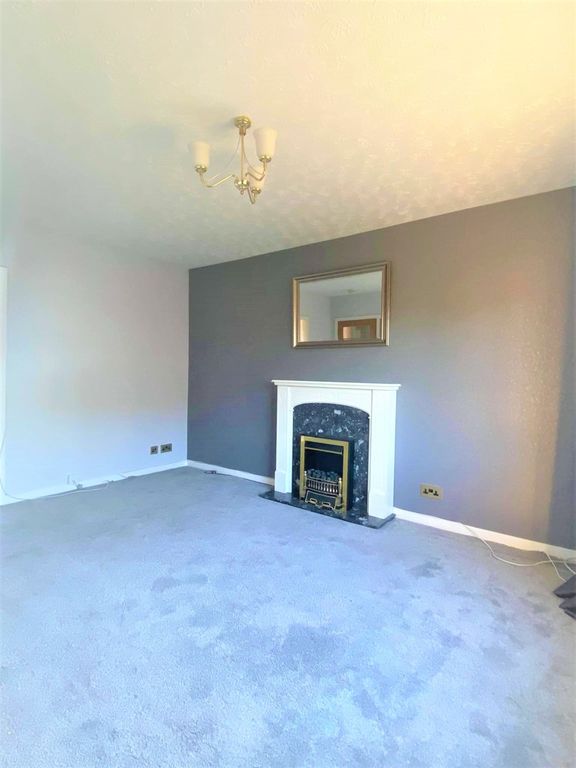 Property photo 3 of 7 Lounge