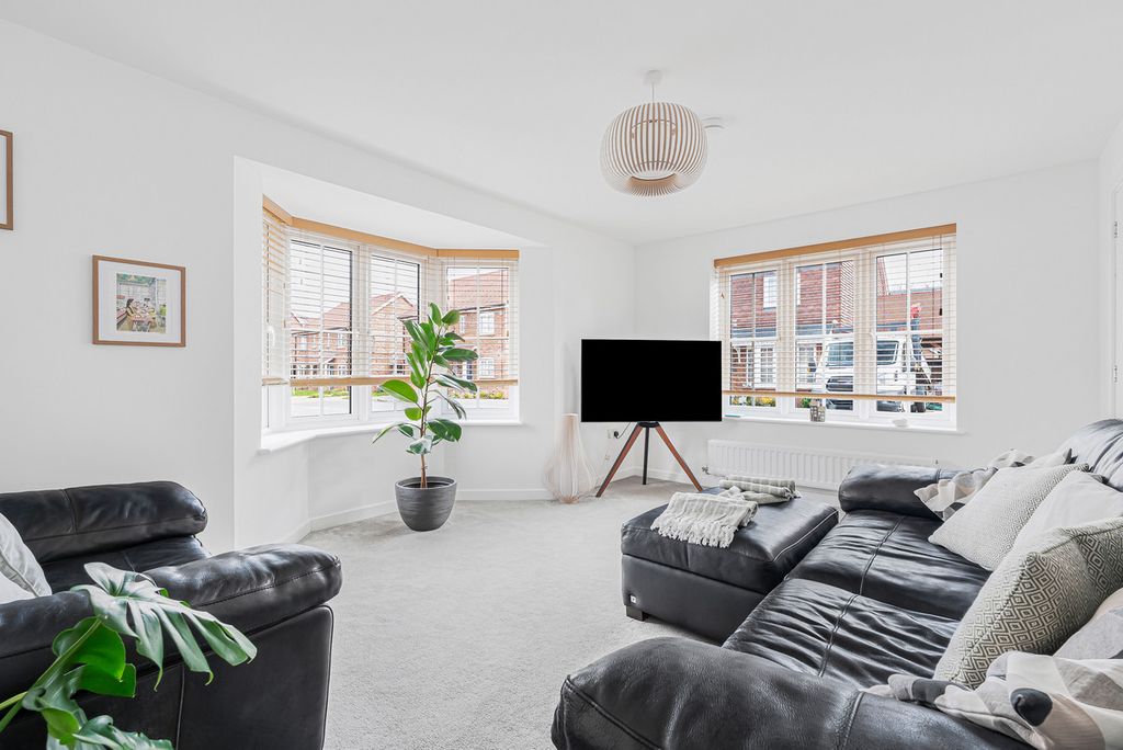 Property photo 3 of 23