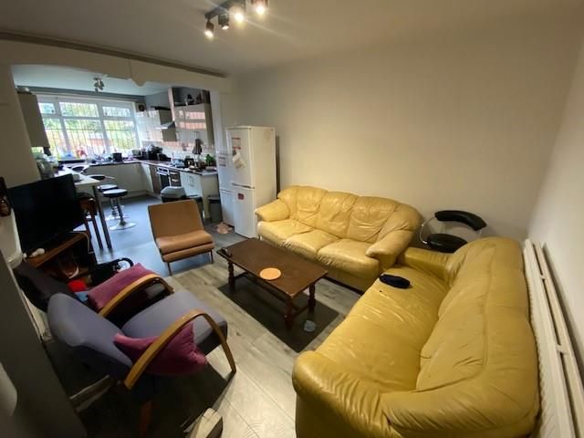 Property photo 3 of 13 Lounge