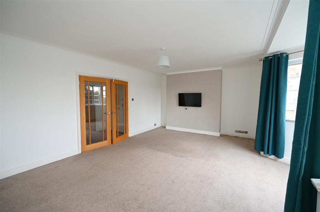 Property photo 3 of 15 Living Room3.Jpg