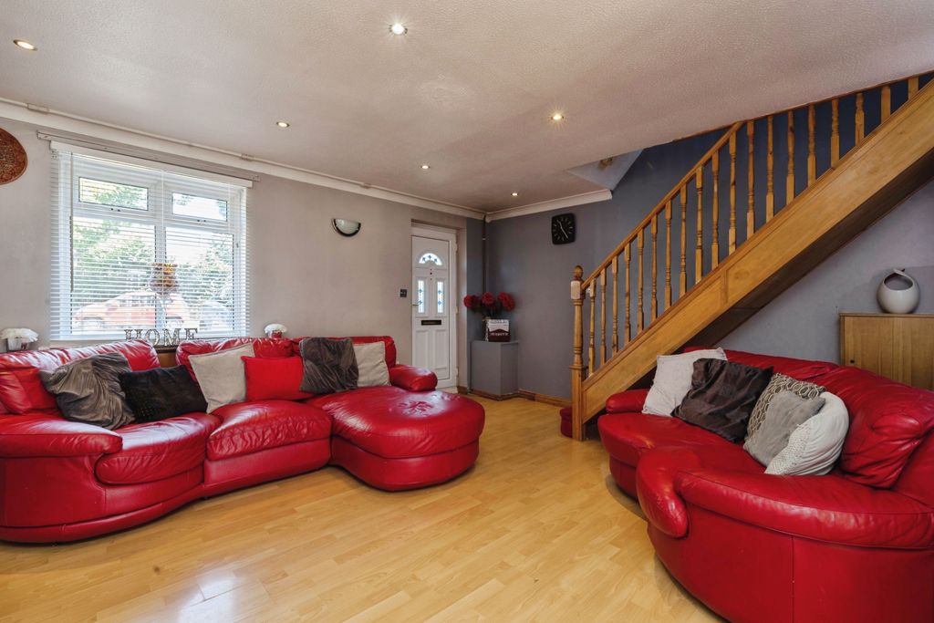 Property photo 3 of 14