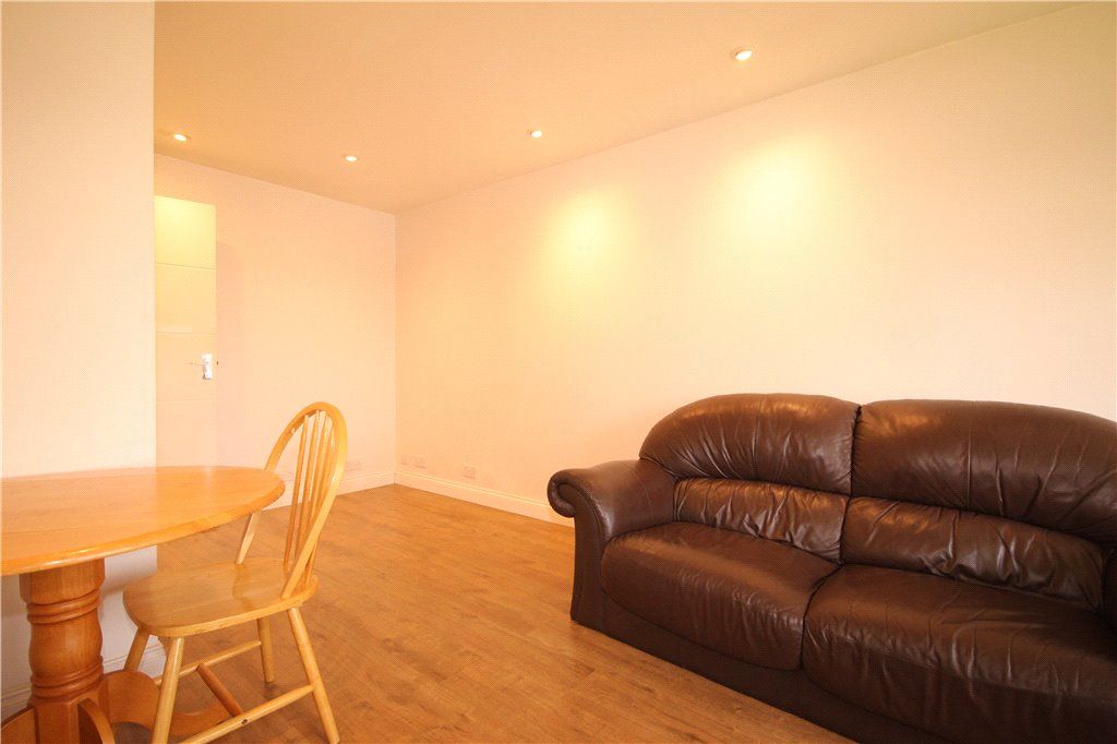 Property photo 3 of 6 Living Room