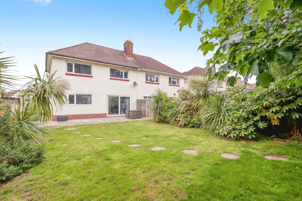 Property photo 2 of 17