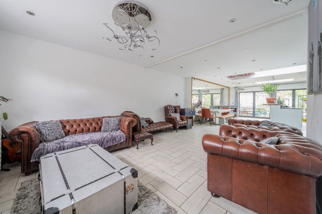 Property photo 3 of 20 1290139-10-6825d5...