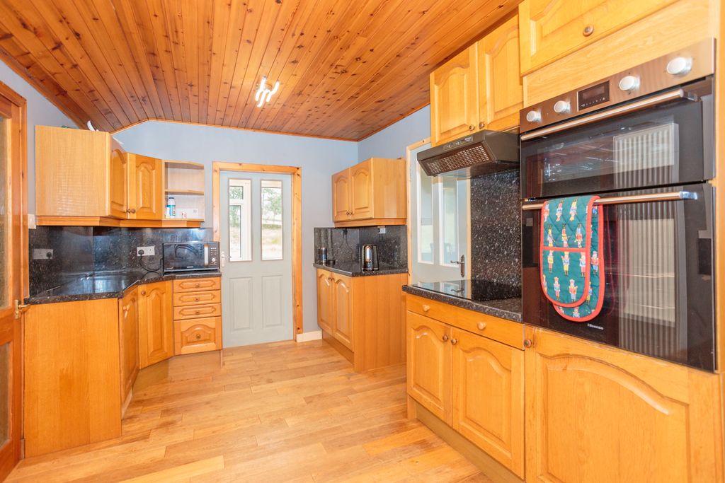 Property photo 2 of 45 Kitchen