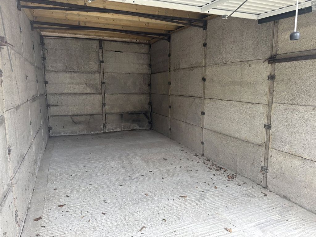 Property photo 3 of 8 Picture No. 08