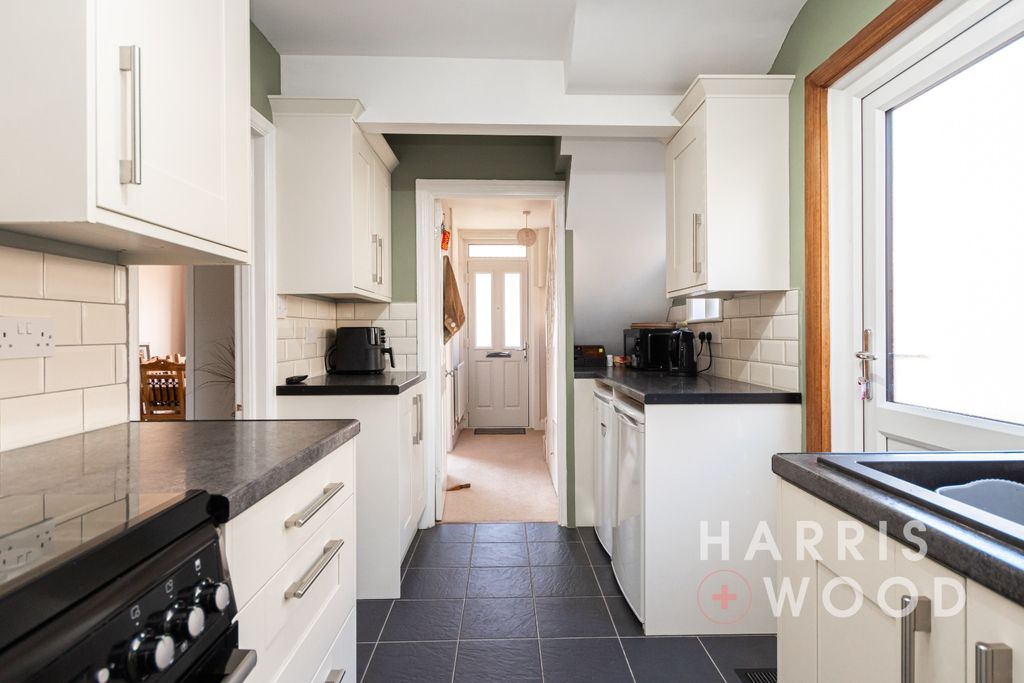 Property photo 2 of 22 4183562