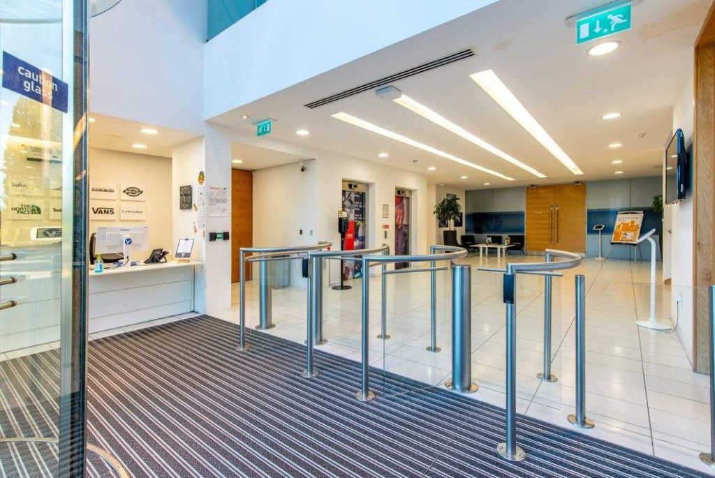 Property photo 3 of 12