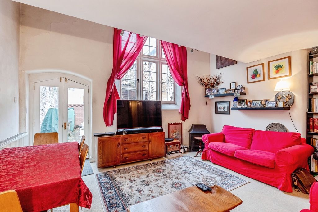 Property photo 2 of 14 Photo