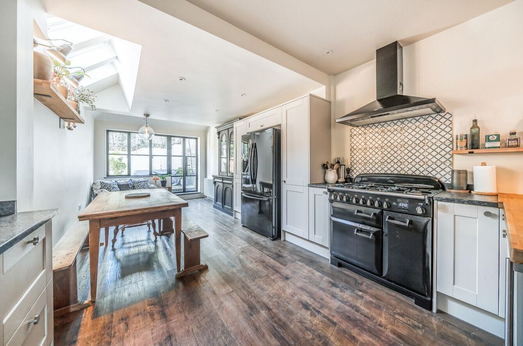 Property photo 3 of 13 Kitchen