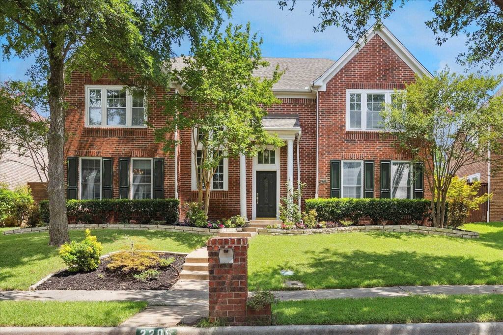 Property photo 1 of 25