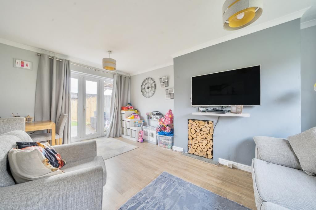 Property photo 2 of 20 Living Room