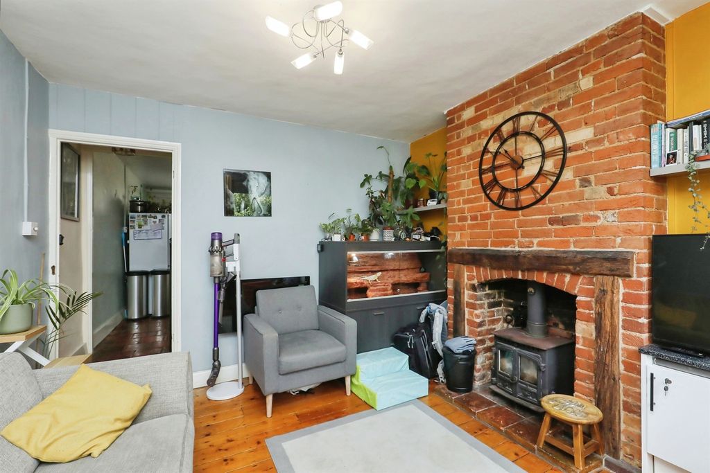 Property photo 2 of 13