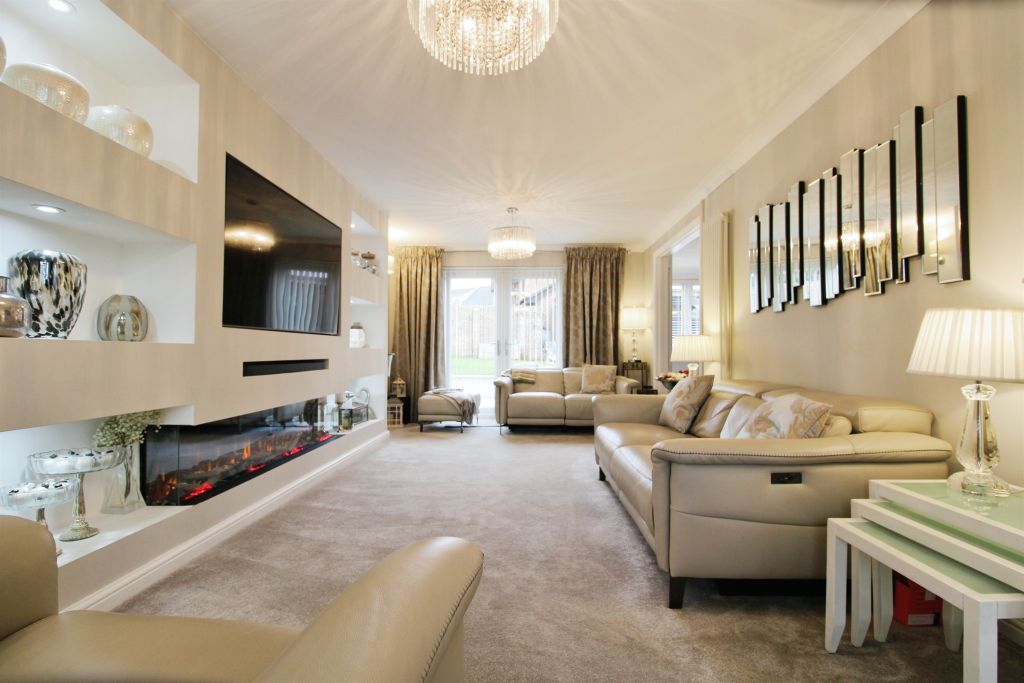 Property photo 2 of 32