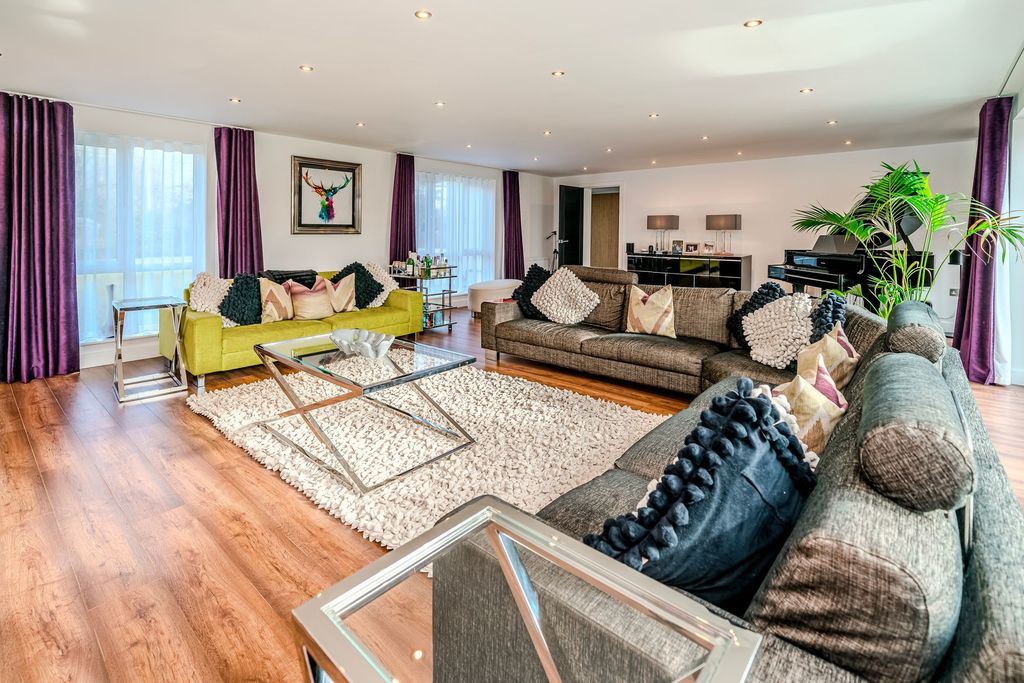 Additional image 23 of 5 bed detached house for saleDunkirk Lane, Leyland PR26