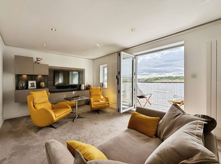 Property photo 2 of 15 4631453