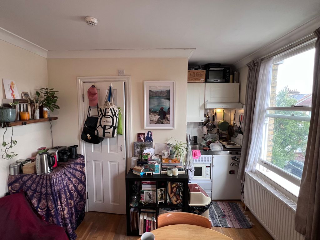 Property photo 2 of 6