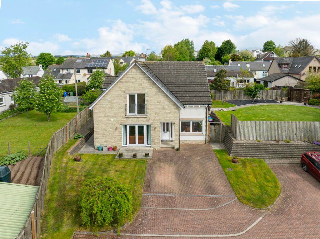 Property photo 1 of 33