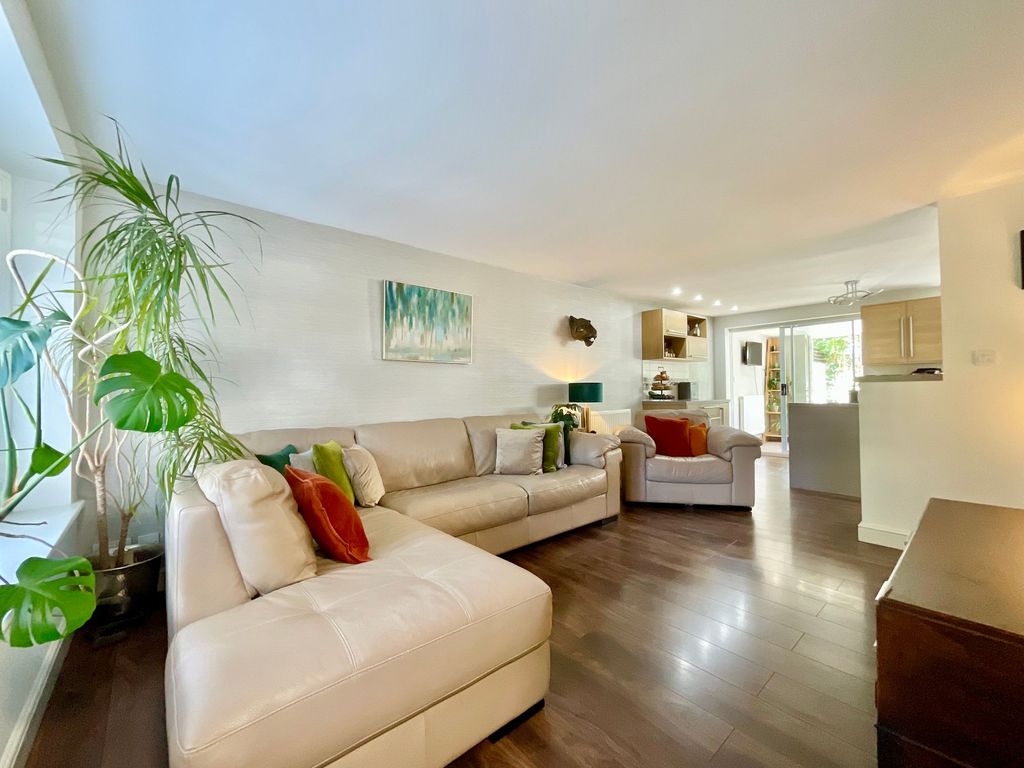 Property photo 2 of 26