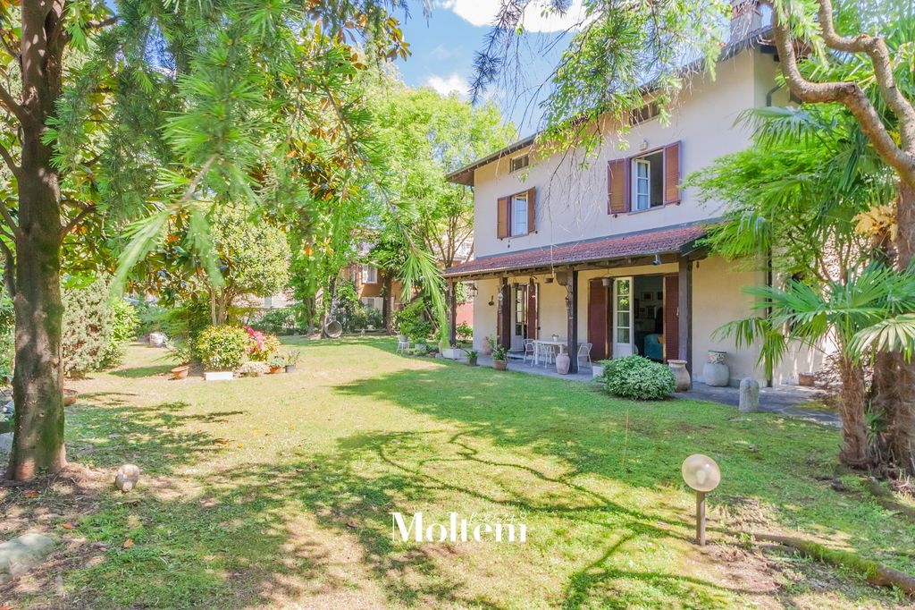 Property photo 1 of 42