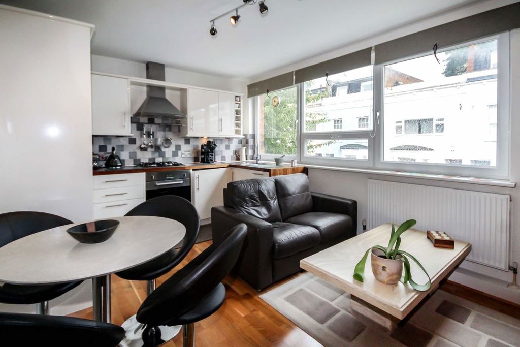 Property photo 1 of 3