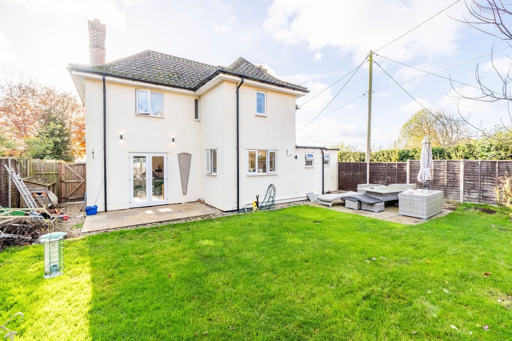 Property photo 2 of 11