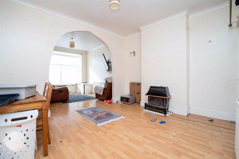Property photo 3 of 11 Photo 4