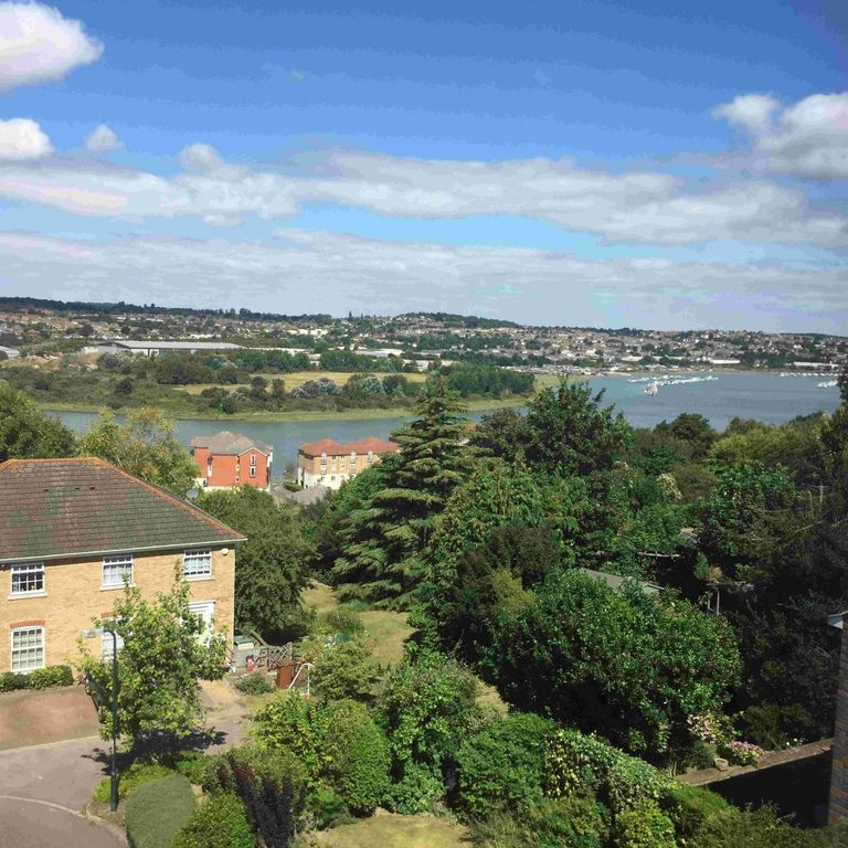 Property photo 2 of 3
