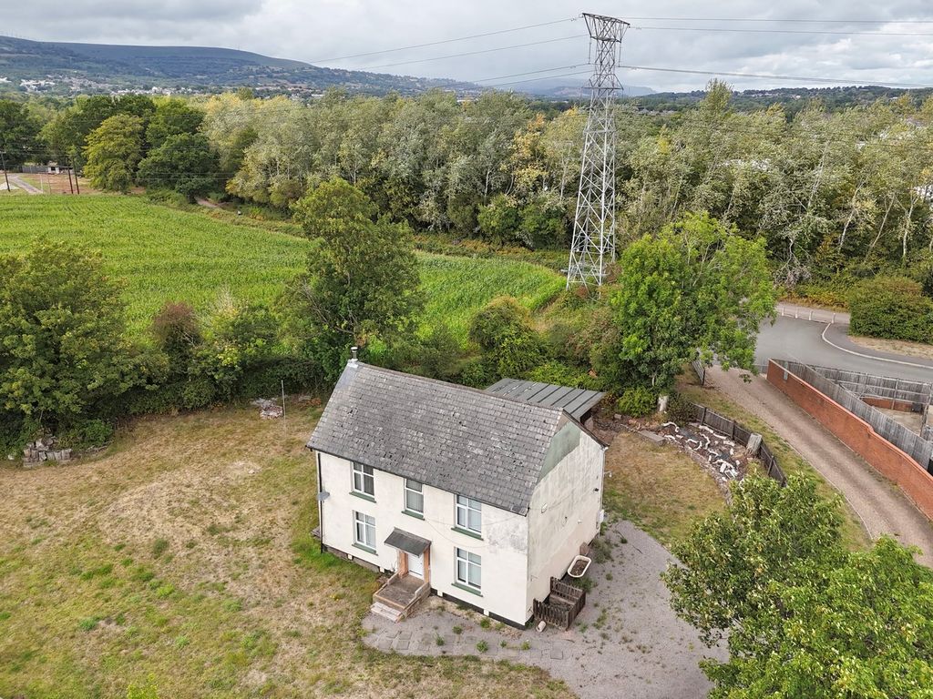 Property photo 3 of 23
