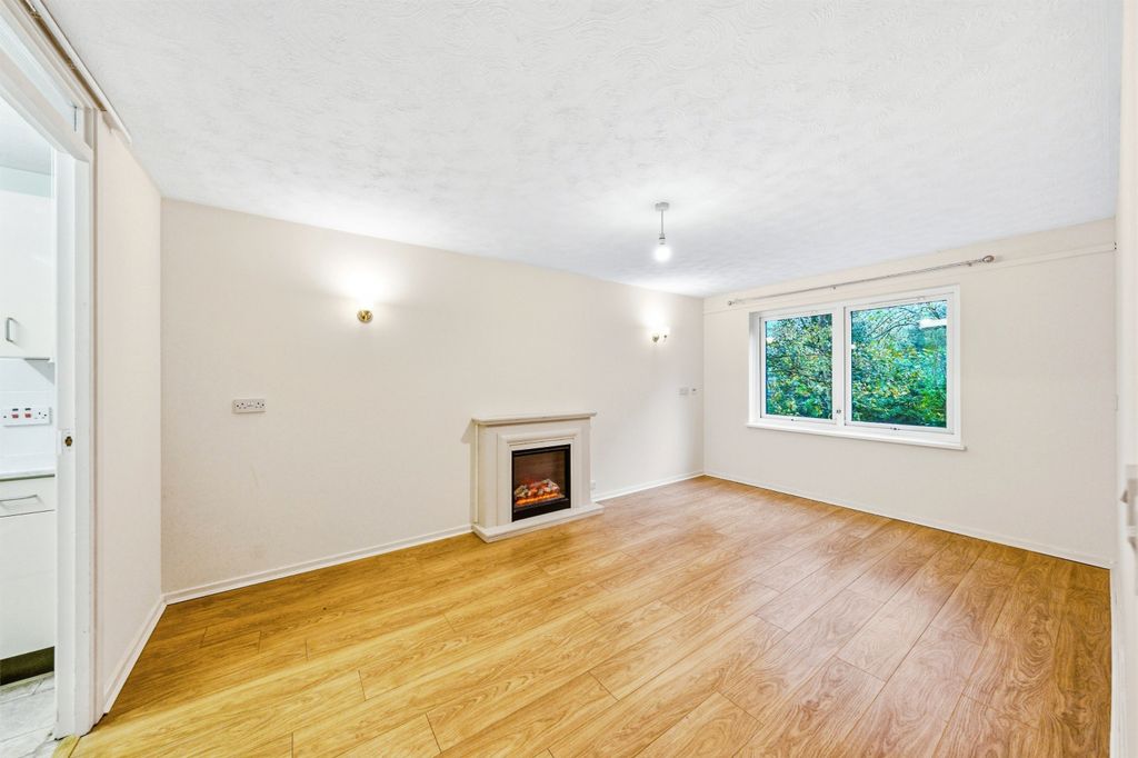 Property photo 2 of 15 Lounge/Dining Room