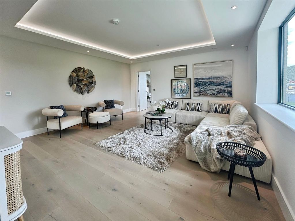 Property photo 3 of 30