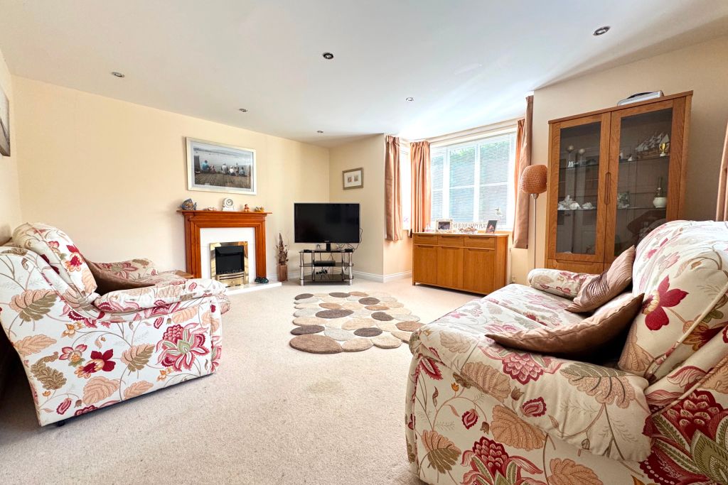 Property photo 2 of 12 Living Room