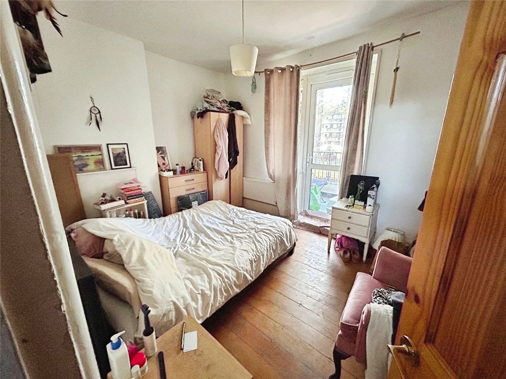 Property photo 3 of 8 Bedroom