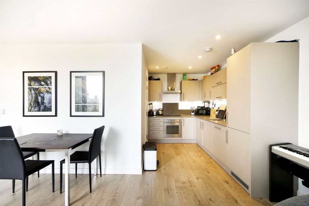 Property photo 2 of 13 Picture No. 10