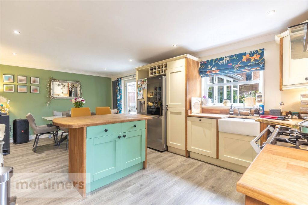 Property photo 2 of 20 Kitchen/Diner