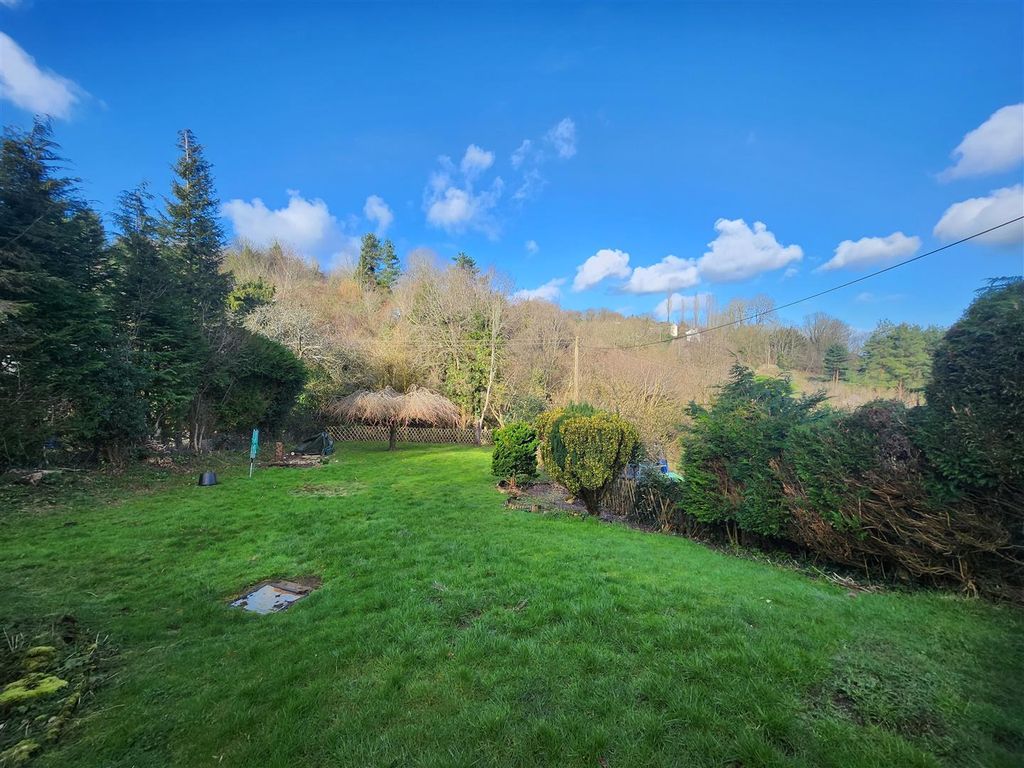 Property photo 2 of 27